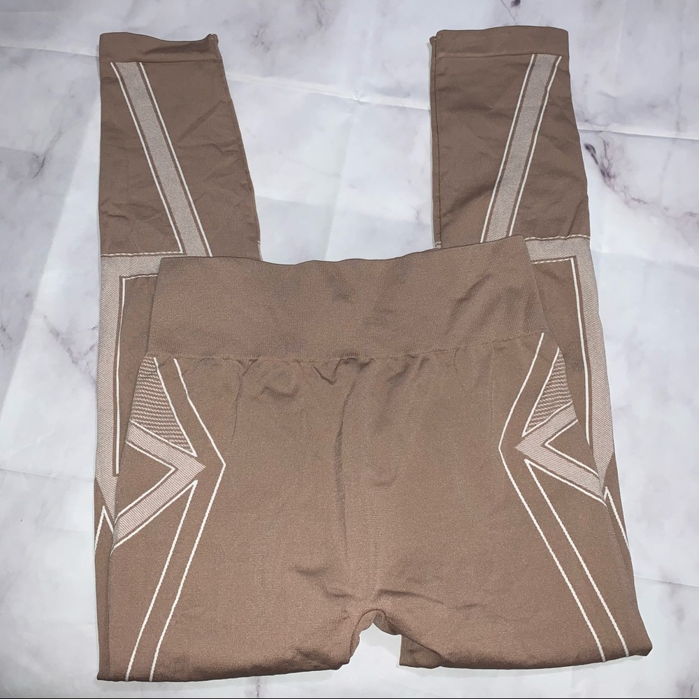 Seamless Matching Workout Set - Picture 7 of 12